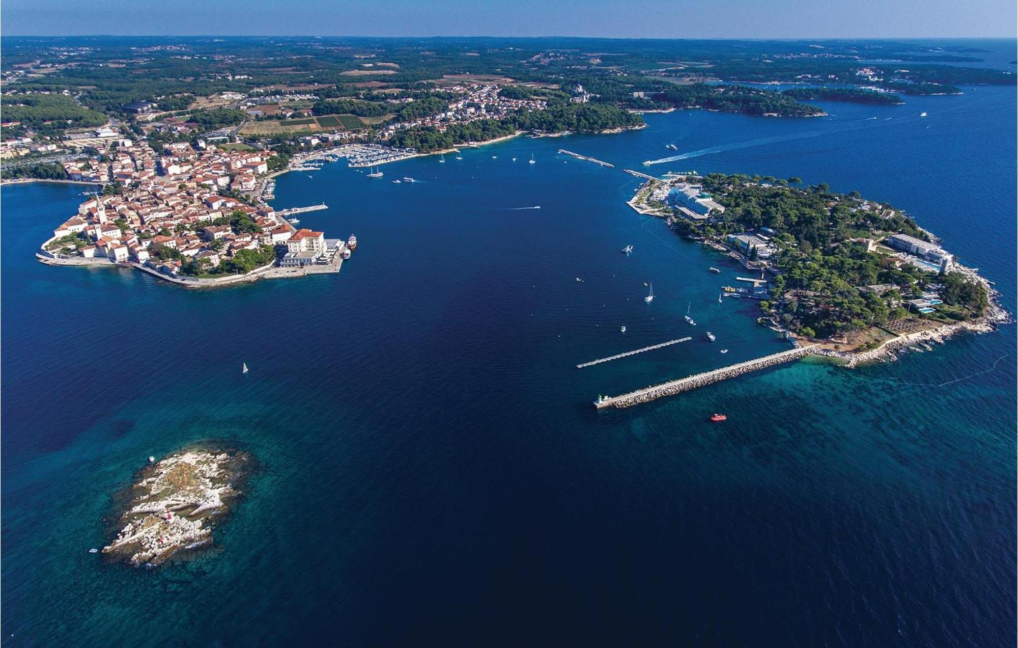 Lovely In Vrvari With Sauna Ferienhaus