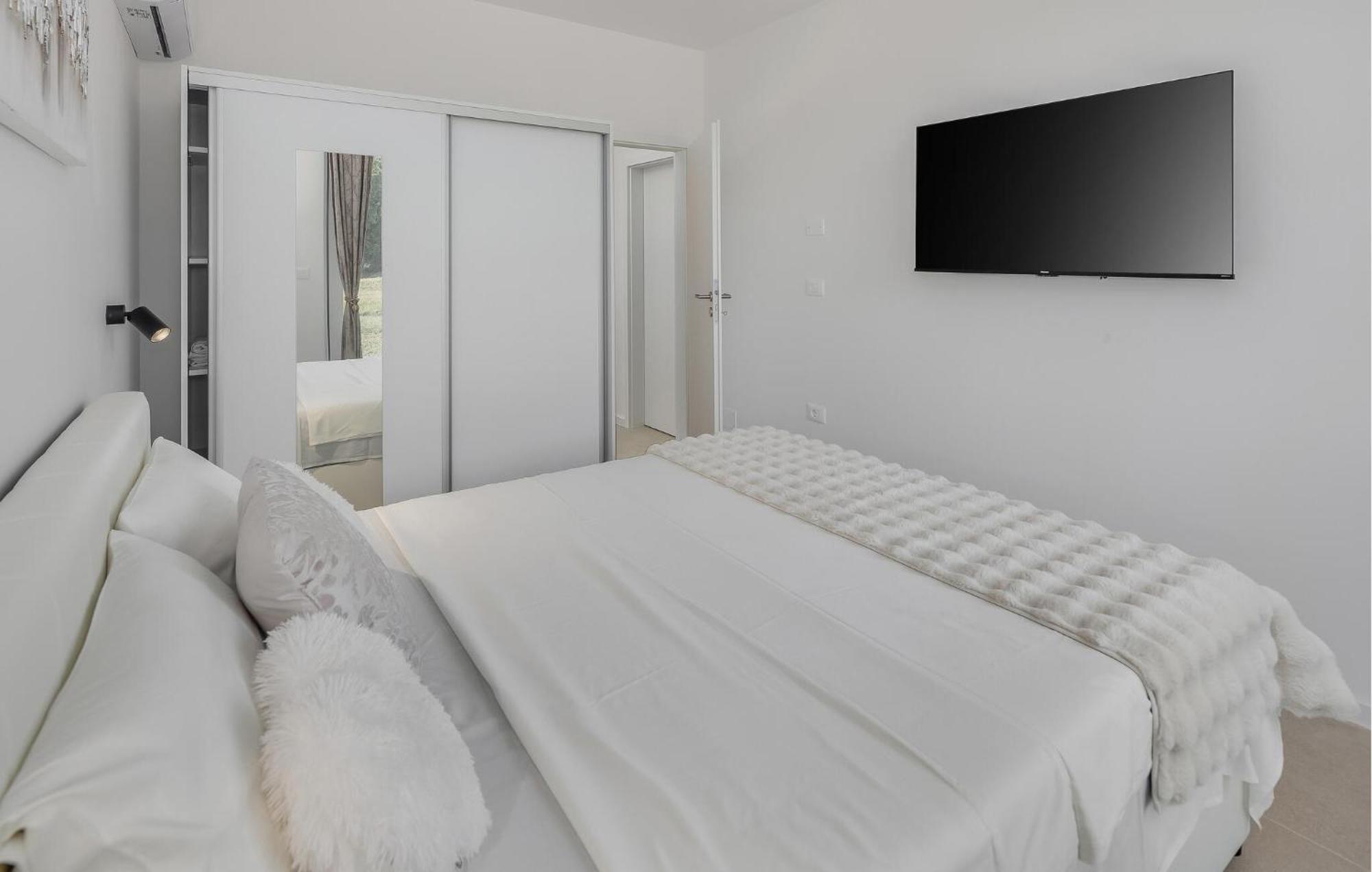 Lovely In Vrvari With Sauna Holiday home
