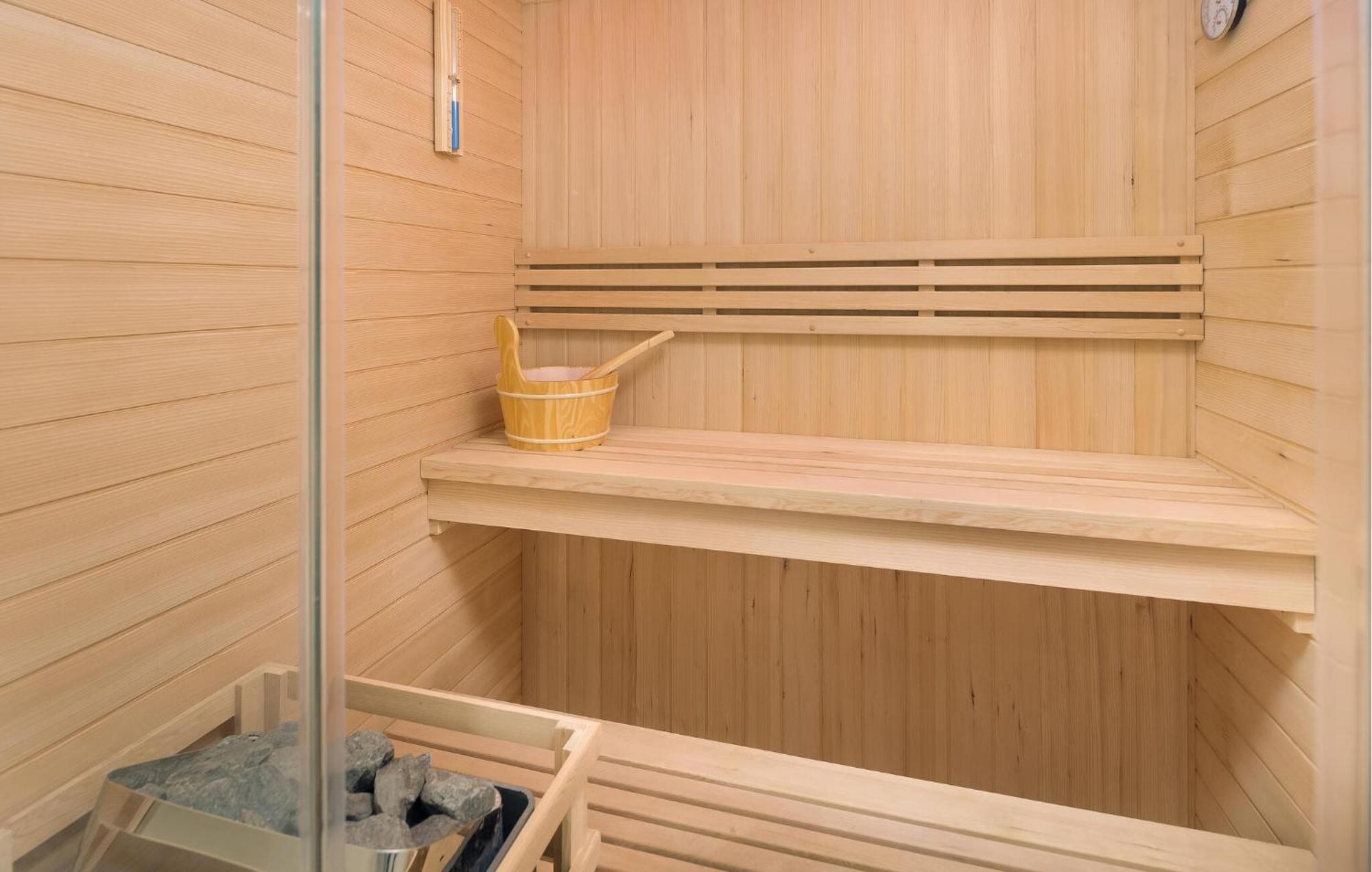Lovely In Vrvari With Sauna Ferienhaus